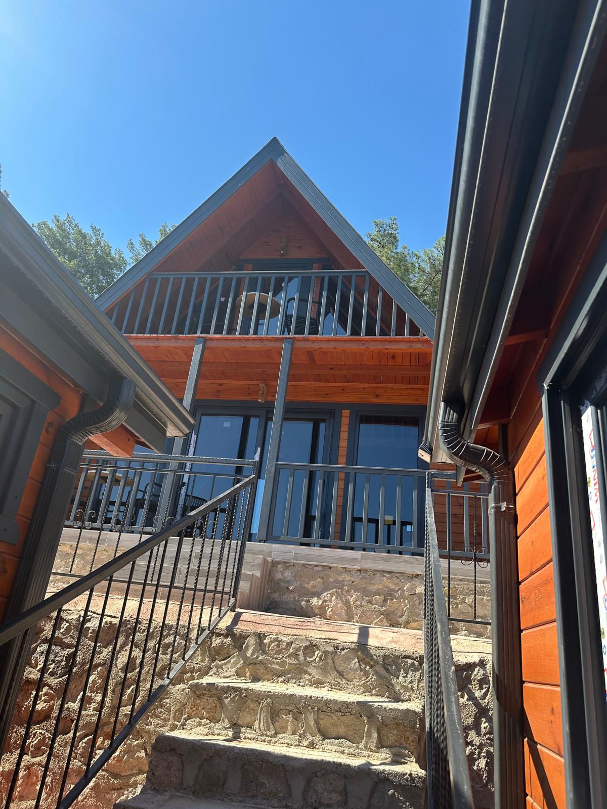 Üçgen Bungalov